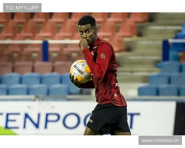 伊萨克效力多特时期表现失利 战术适配与竞争因素分析 伊萨克效力多特时期表现失利 战术适配与竞争因素分析